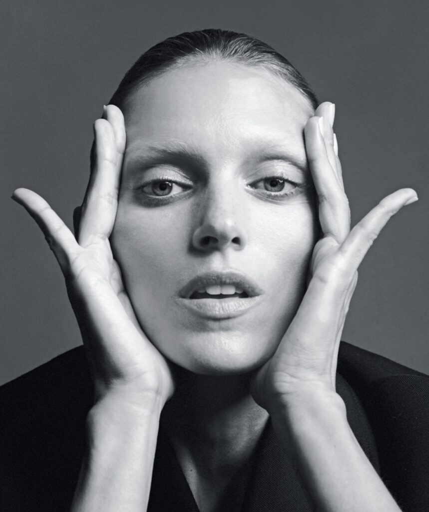 SAFE Management MGMT - Anja Rubik